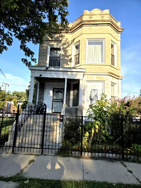 5633 S Justine St, Chicago, IL 60636