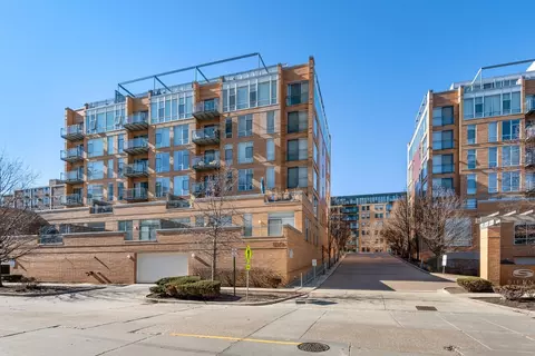 1720 Oak Ave #801A, Evanston, IL 60201