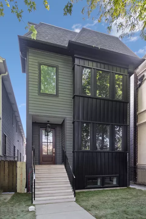 3719 N Bosworth Ave, Chicago, IL 60613