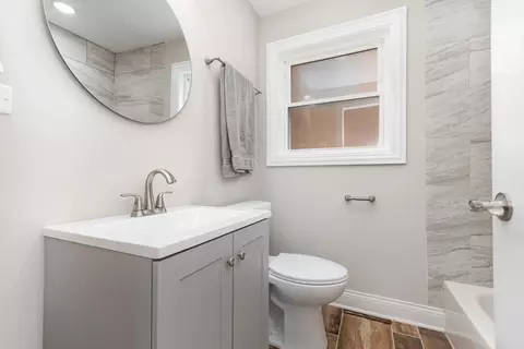 Bath - Undisclosed, Chicago, IL 60628 photo 1 of 2