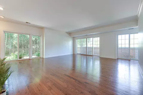 Living - 111 E Laurel Ave, Lake Forest, IL 60045 photo 7 of 10