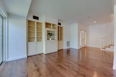 Living - 111 E Laurel Ave, Lake Forest, IL 60045 photo 1 of 10