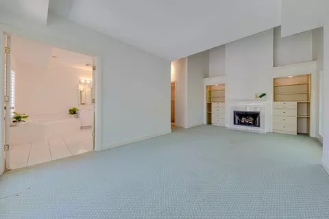 Bedroom - 111 E Laurel Ave, Lake Forest, IL 60045 photo 3 of 4