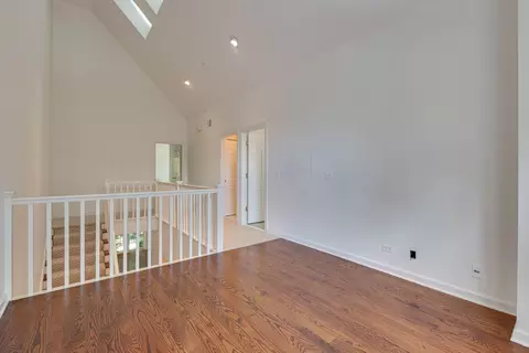 Living - 111 E Laurel Ave, Lake Forest, IL 60045 photo 9 of 10