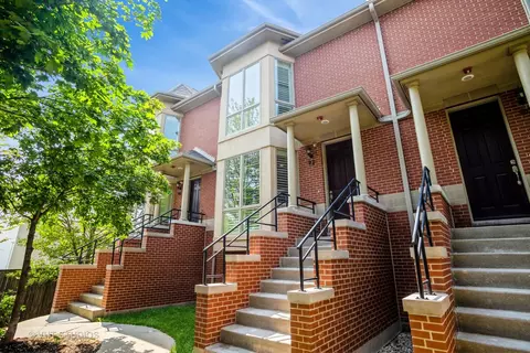 92 Legacy Ln, Wheeling, IL 60090