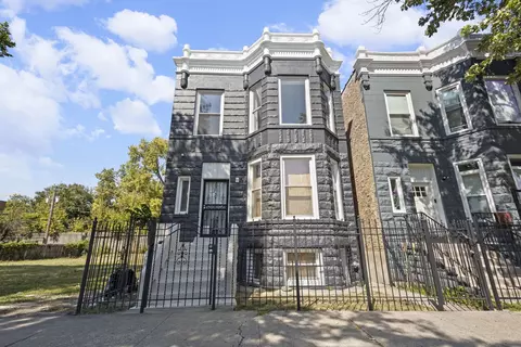 3932 W Fillmore St, Chicago, IL 60624