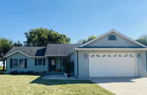 230 Lake Lida Ln, Rochelle, IL 61068