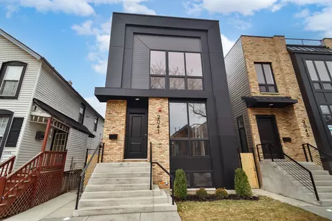 2059 W Race Ave, Chicago, IL 60612