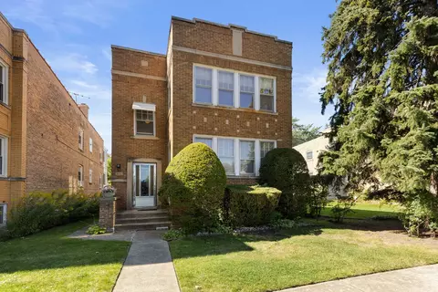 8130 Kenneth Ave, Skokie, IL 60076