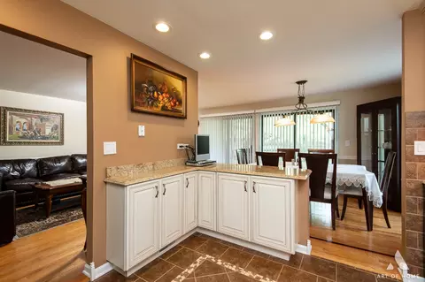 2950 Northampton Dr #B1, Rolling Meadows, IL 60008 photo 4