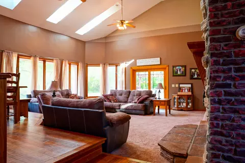 Living - 10175 Brown Rd, Morris, IL 60450 photo 6 of 6