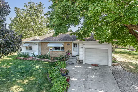 104 Dante Ct, Shorewood, IL 60404