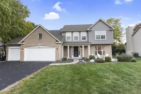 466 Greenview Ln, Oswego, IL 60543