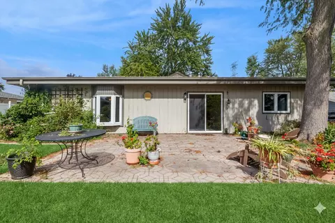 Exterior - 1215 Constellation Dr, Aurora, IL 60505 photo 4 of 4