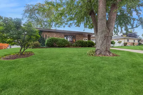 Exterior - 1215 Constellation Dr, Aurora, IL 60505 photo 2 of 4