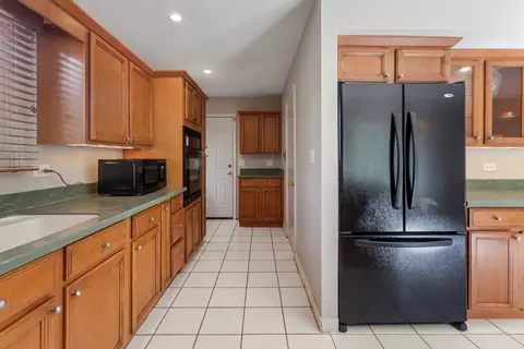 Kitchen - 1215 Constellation Dr, Aurora, IL 60505 photo 3 of 3