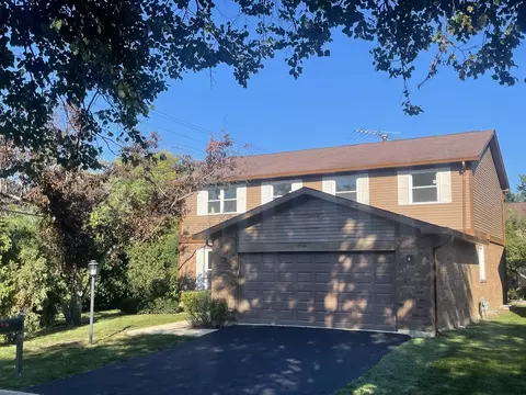 2566 Brian Dr, Northbrook, IL 60062