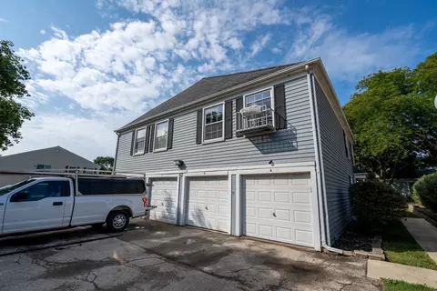 413 Sidney Ave #B, Glendale Heights, IL 60139
