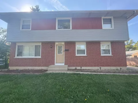 1423 Windsor Cir, Carpentersville, IL 60110