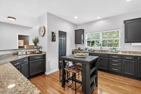 Kitchen - 260 Longview Dr, Elgin, IL 60123 photo 1 of 2