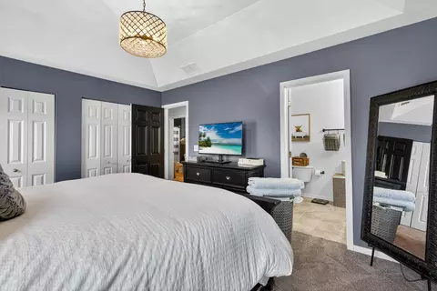Bedroom - 260 Longview Dr, Elgin, IL 60123 photo 2 of 4