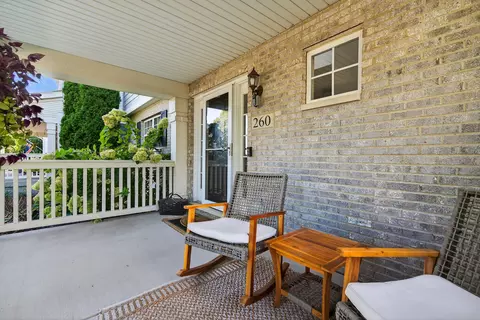 Exterior - 260 Longview Dr, Elgin, IL 60123 photo 4 of 7