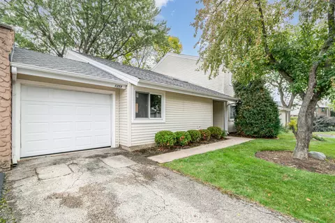 1255 E Canterbury Trl #4, Palatine, IL 60074