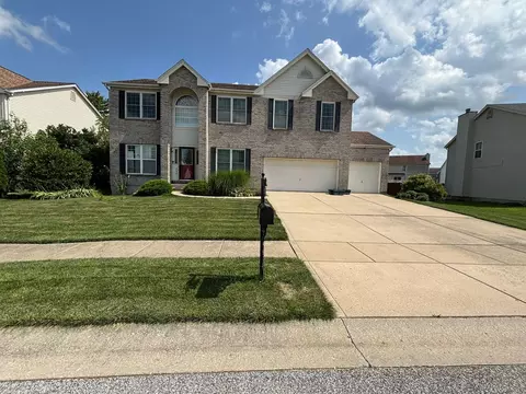 924 Holiday Dr, Fairview Heights, IL 62208