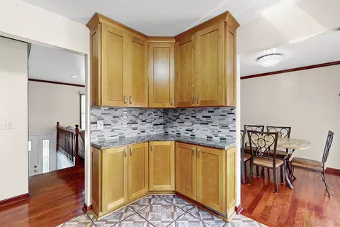 Kitchen - 923 Capistrano Ter, Bartlett, IL 60103 photo 3 of 3