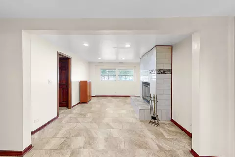 Living - 923 Capistrano Ter, Bartlett, IL 60103 photo 3 of 6