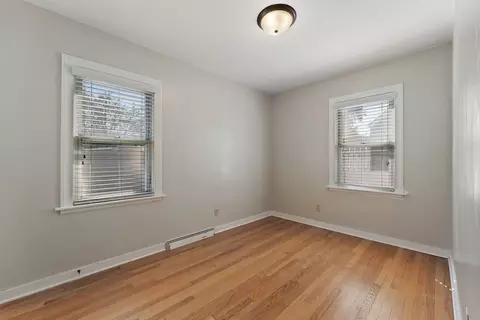 Bedroom - 18113 Park Ave, Lansing, IL 60438 photo 3 of 4