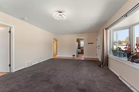Living - 18113 Park Ave, Lansing, IL 60438 photo 2 of 3