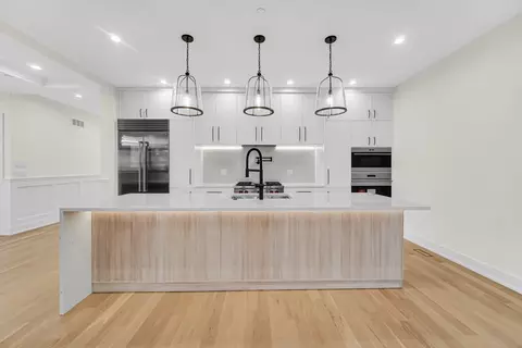 Kitchen - 954 Osterman Ave, Deerfield, IL 60015 photo 2 of 4