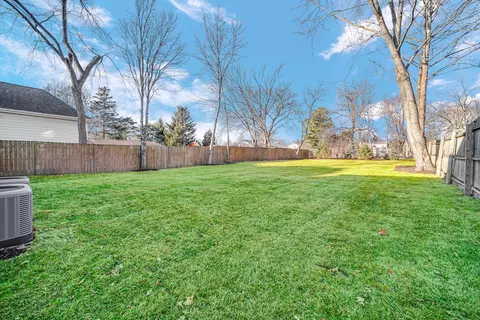 Exterior - 954 Osterman Ave, Deerfield, IL 60015 photo 3 of 4