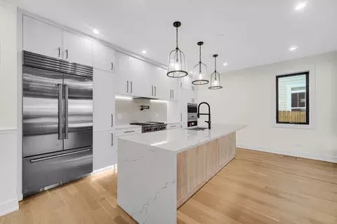 Kitchen - 954 Osterman Ave, Deerfield, IL 60015 photo 1 of 4