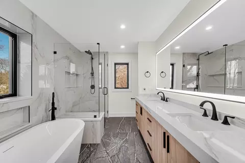 Bath - 954 Osterman Ave, Deerfield, IL 60015 photo 2 of 7