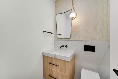 Bath - 954 Osterman Ave, Deerfield, IL 60015 photo 1 of 7