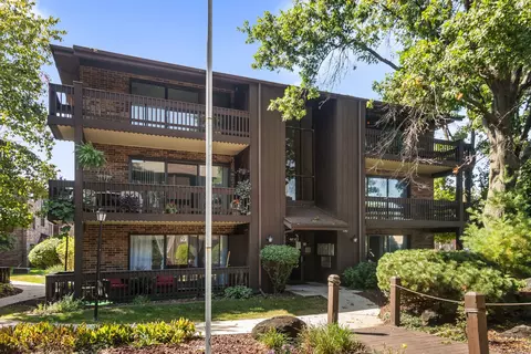 9545 Southwest Hwy #5, Oak Lawn, IL 60453