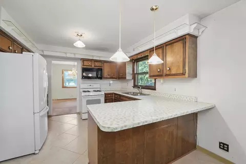 Kitchen - 18830 S Sara Rd, Mokena, IL 60448 photo 5 of 5