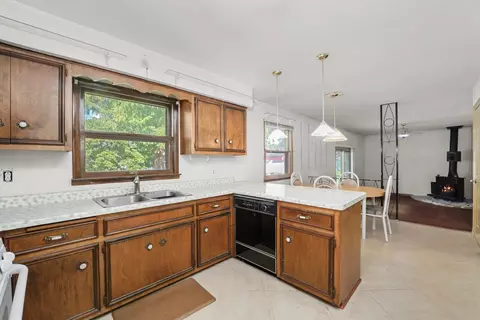 Kitchen - 18830 S Sara Rd, Mokena, IL 60448 photo 1 of 5