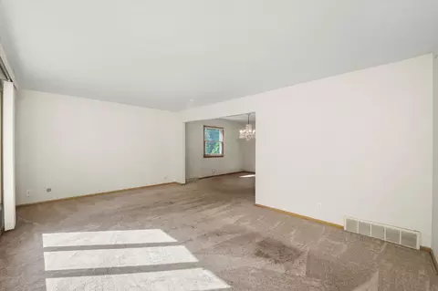Living - 18830 S Sara Rd, Mokena, IL 60448 photo 3 of 5