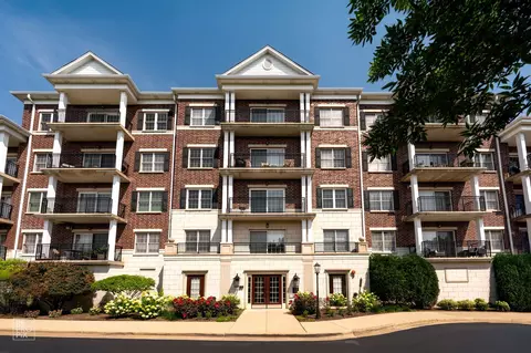 412 Mcdaniels Cir #501, Clarendon Hills, IL 60514