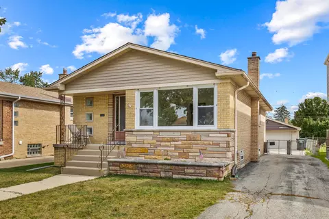 9117 S Clifton Park Ave, Evergreen Park, IL 60805