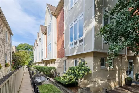 2335 N Lister Ave #B, Chicago, IL 60614