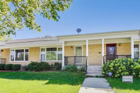 3419 W Pratt Ave, Lincolnwood, IL 60712