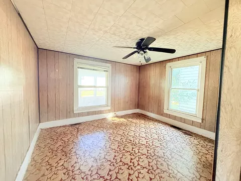 Bedroom - 695 N Harrison Ave, Kankakee, IL 60901 photo 1 of 4