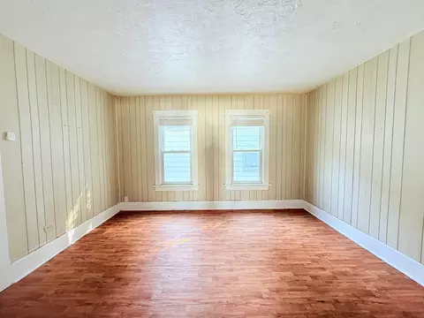 Living - 695 N Harrison Ave, Kankakee, IL 60901 photo 3 of 4