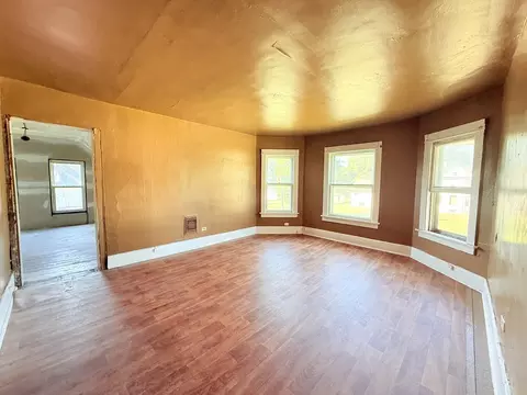 Living - 695 N Harrison Ave, Kankakee, IL 60901 photo 4 of 4