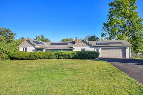 35 W486 Fox River Dr, Saint Charles, IL 60174