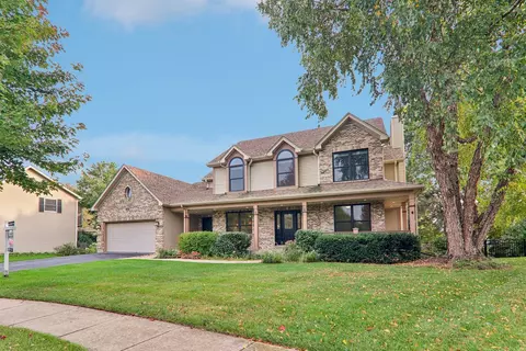 704 Greenbrier Ct, North Aurora, IL 60542
